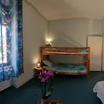 Fougère 2 à 6 Personnes Avec Et Salle De Jeux Dans La Résidence *