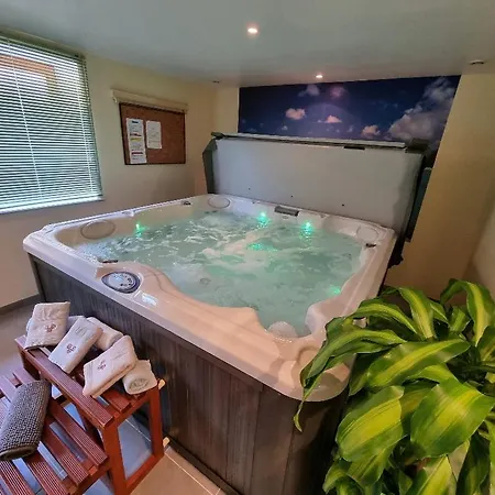 Fougere 2 A 6 Personnes Avec Et Salle De Jeux Dans La 아파트 *