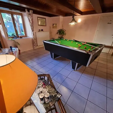 Lägenhet Fougere 2 A 6 Personnes Avec Et Salle De Jeux Dans La *