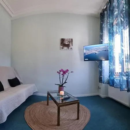 Fougere 2 A 6 Personnes Avec Et Salle De Jeux Dans La 방트롱