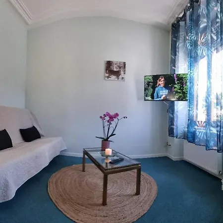 Fougere 2 A 6 Personnes Avec Et Salle De Jeux Dans La 아파트 방트롱