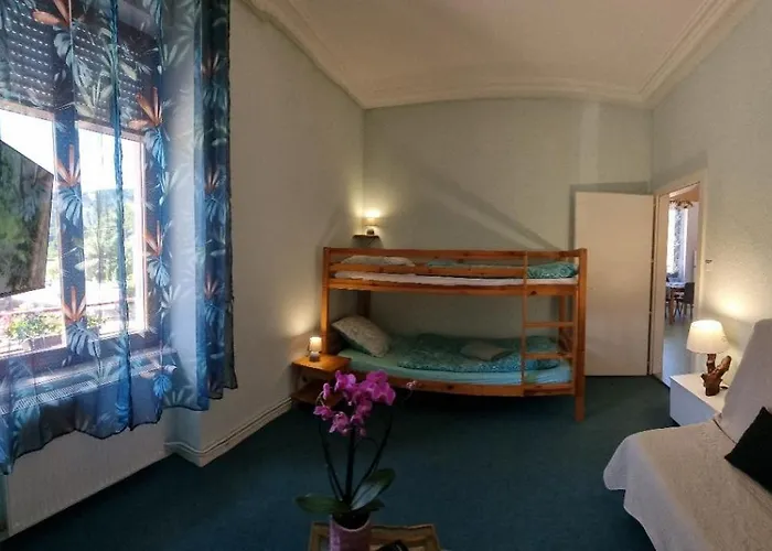 Fougere 2 A 6 Personnes Avec Et Salle De Jeux Dans La *